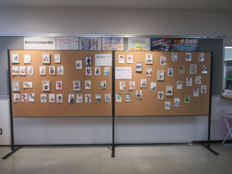 文化祭新聞ちぎり絵展示風景写真
