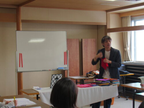 写真：パーソナルカラー＆メイク講座の様子