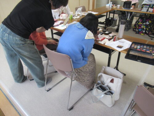 パーソナルカラー＆メイク講座風景写真3