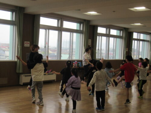 写真：小学生かけっこ教室　小１～3の部・小4～6の部の様子